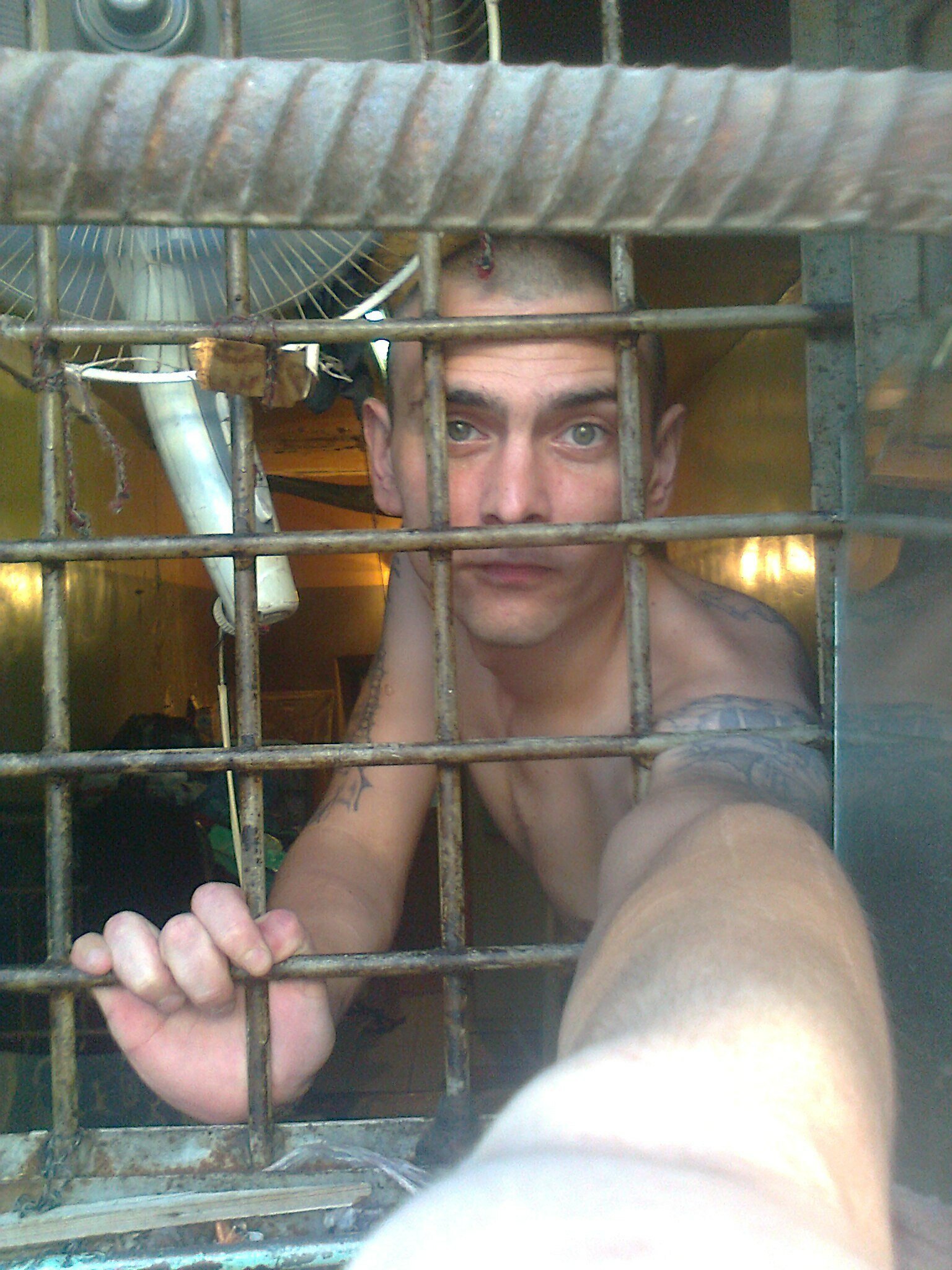 Зеки в тюрьме